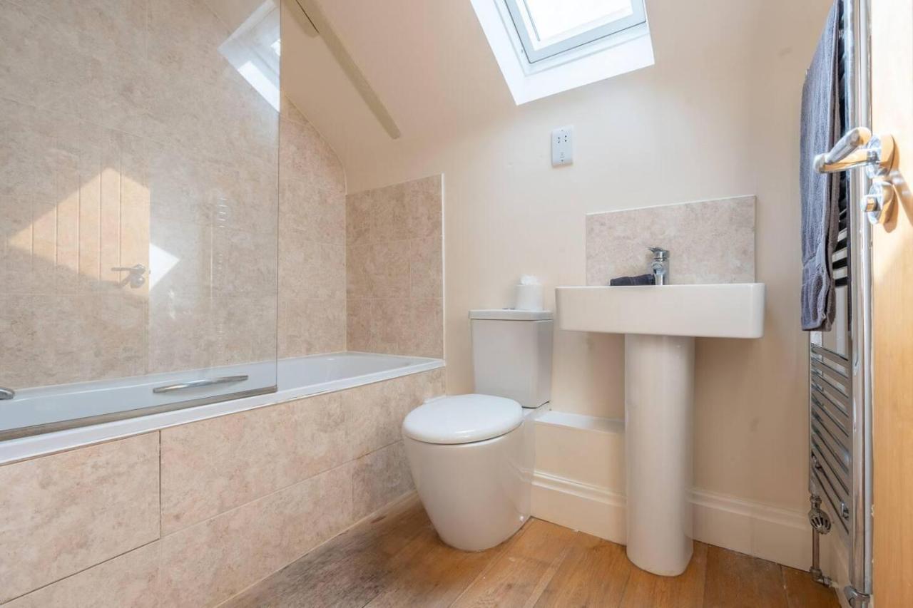 Charming 1-Bed Loft In Caerleon Lejlighed Newport  Eksteriør billede