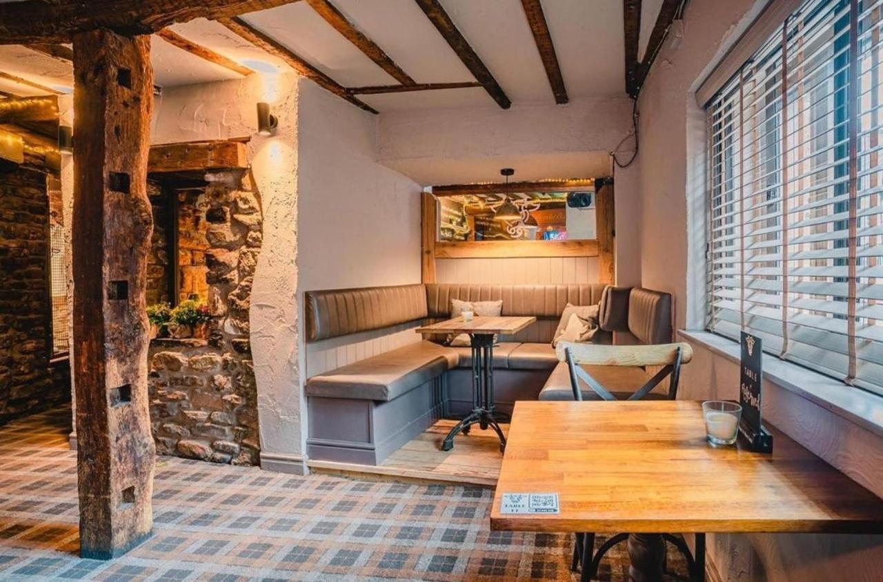 Charming 1-Bed Loft In Caerleon Lejlighed Newport  Eksteriør billede
